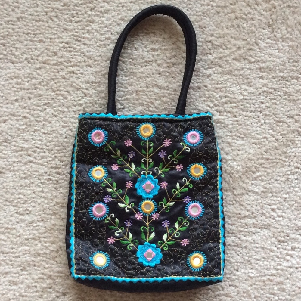 Woman’s H&M purse.